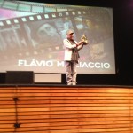 Troféu Oscarito para Flávio Migliaccio.
